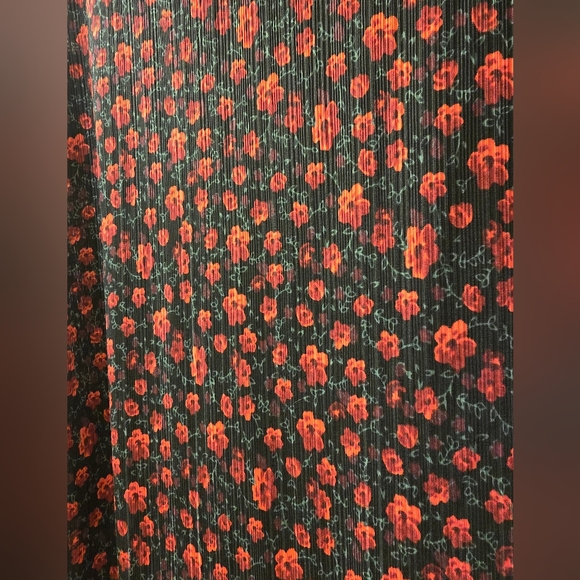 NWT | Short Sleeve Dress | Size Medium - Picture 3 of 5